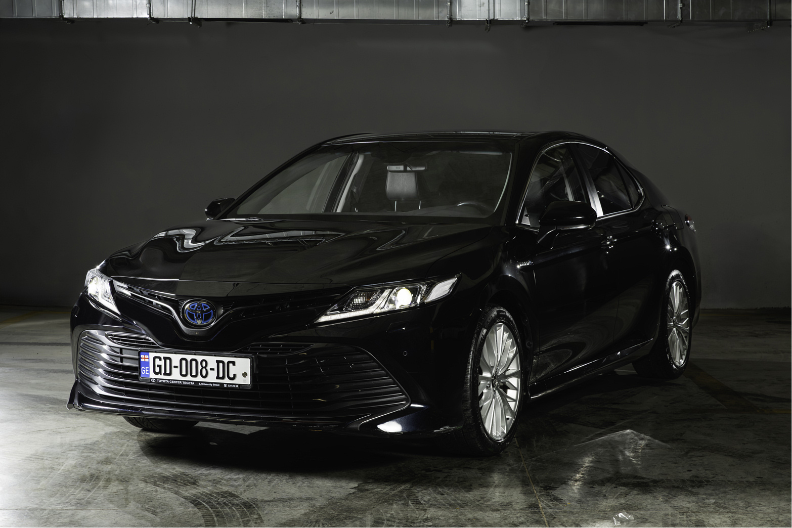 Toyota Camry thumbnail 3
